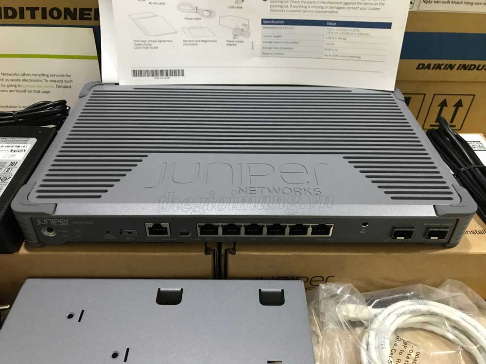 Juniper SRX300 (SRX300-SYS-JB) 